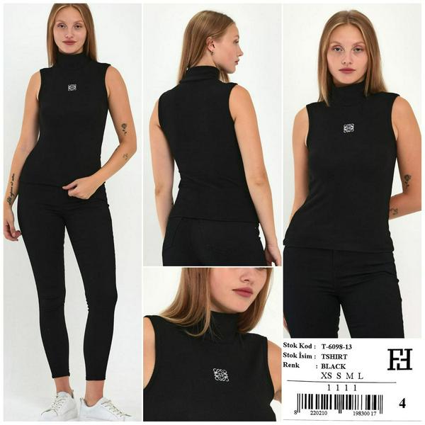 sleeveless T-shirt