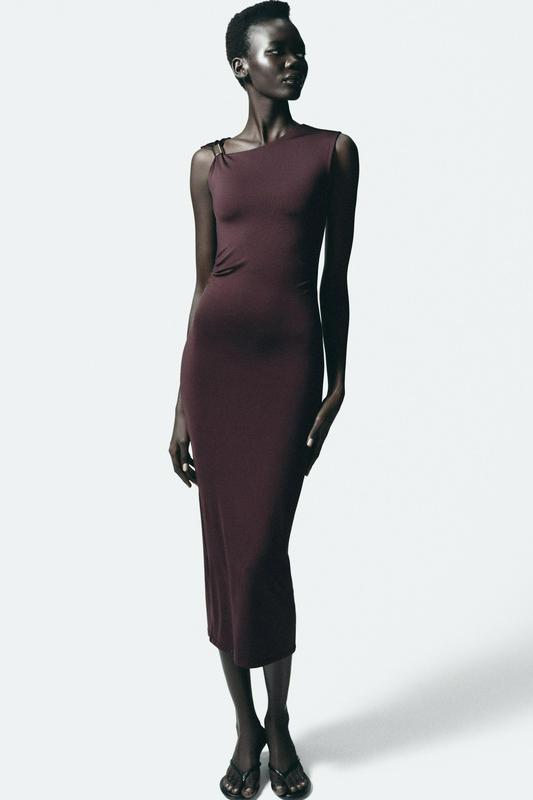 DRESS WITH METAL APPLIQUÉ