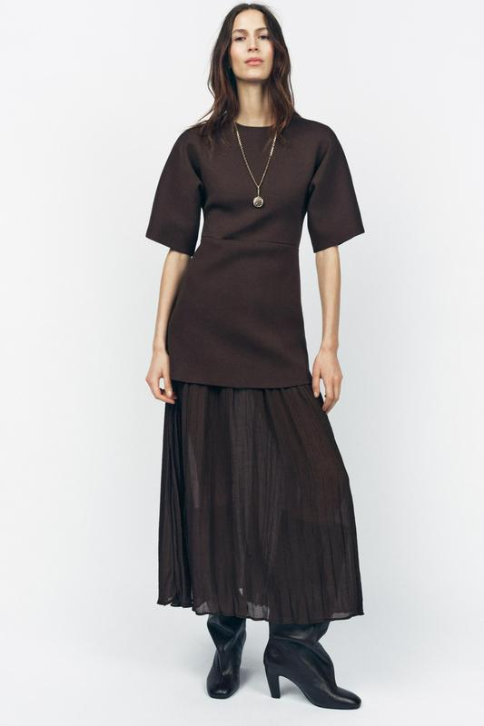 PLEATED KNIT DRESS WITH CONTRAST DETAIL