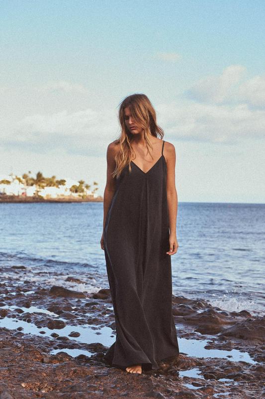 FLOWING MIDI DRESS