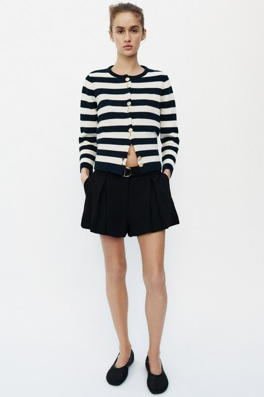 DARTED BERMUDA SHORTS WITH BELT