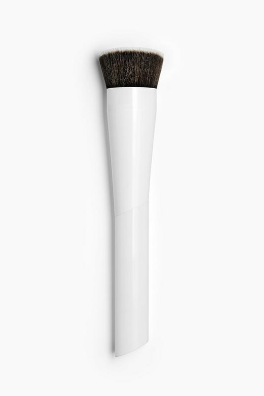 KABUKI BRUSH