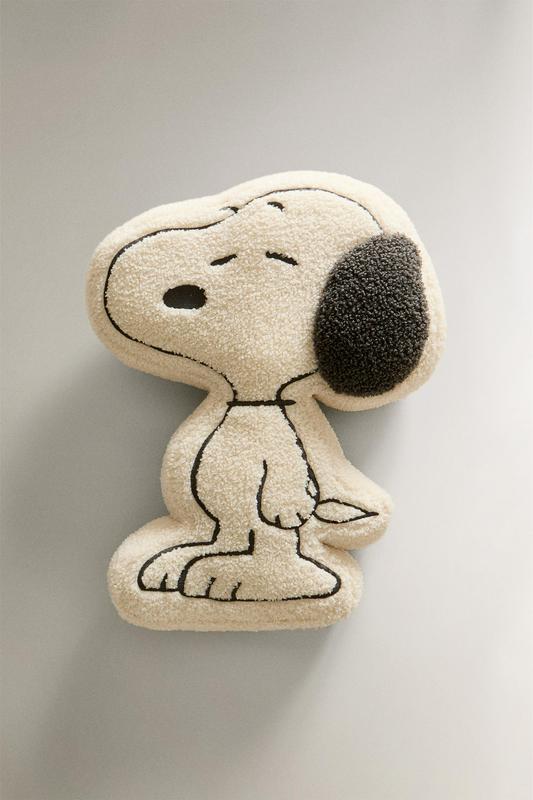 CHILDREN'S PEANUTS™ FAUX SHEARLING CUSHION