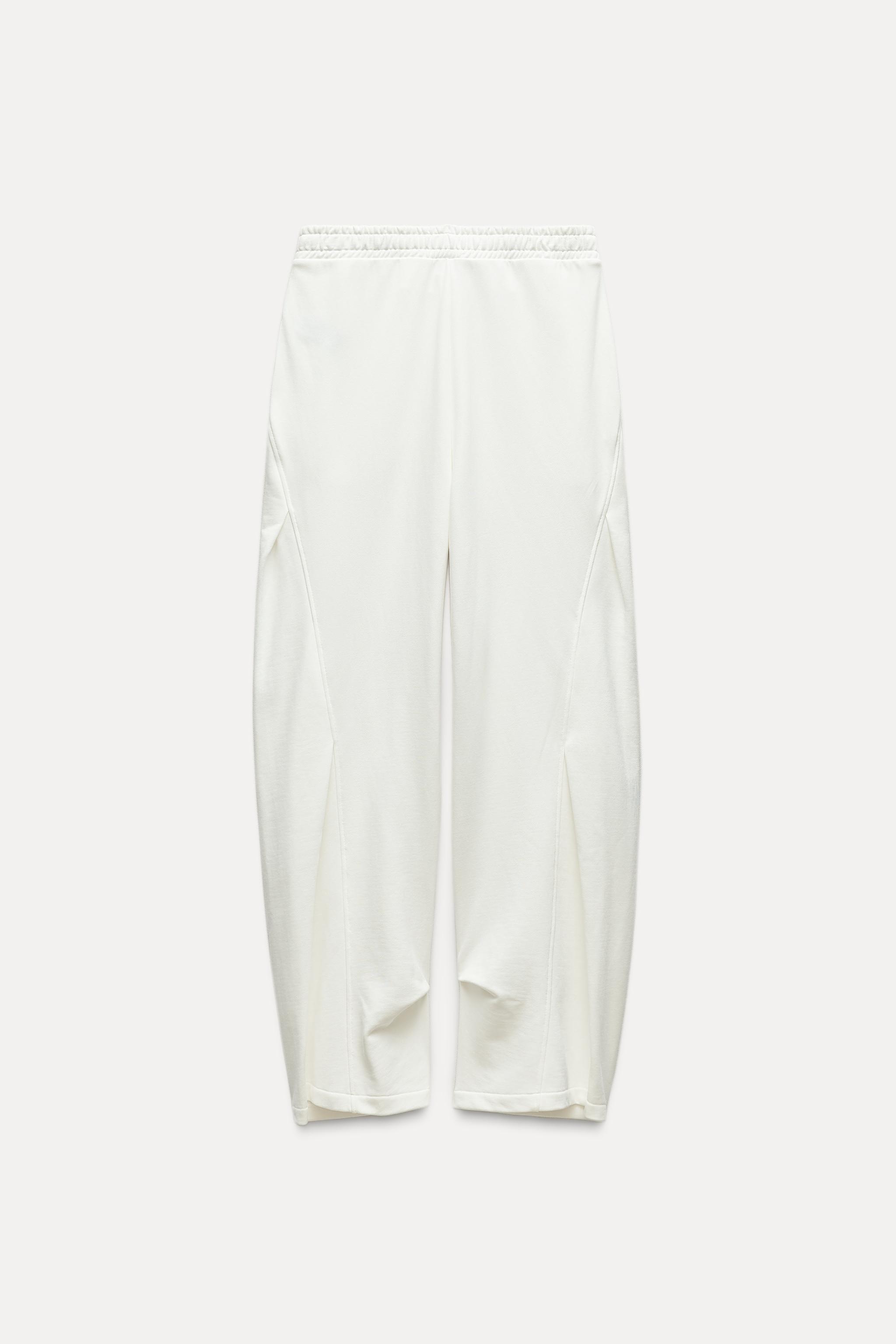 JOGGERS WITH PLEAT DETAIL