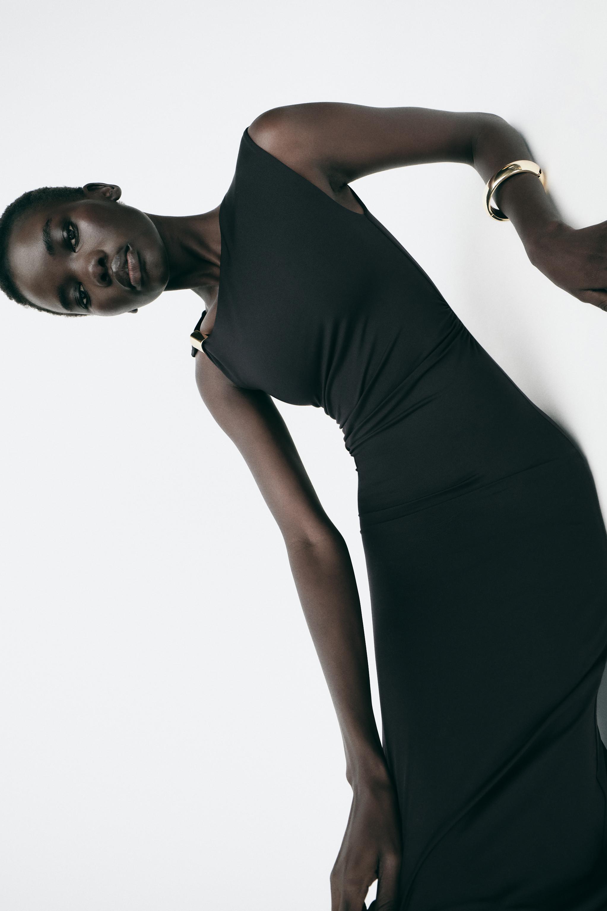 DRESS WITH METAL APPLIQUÉ