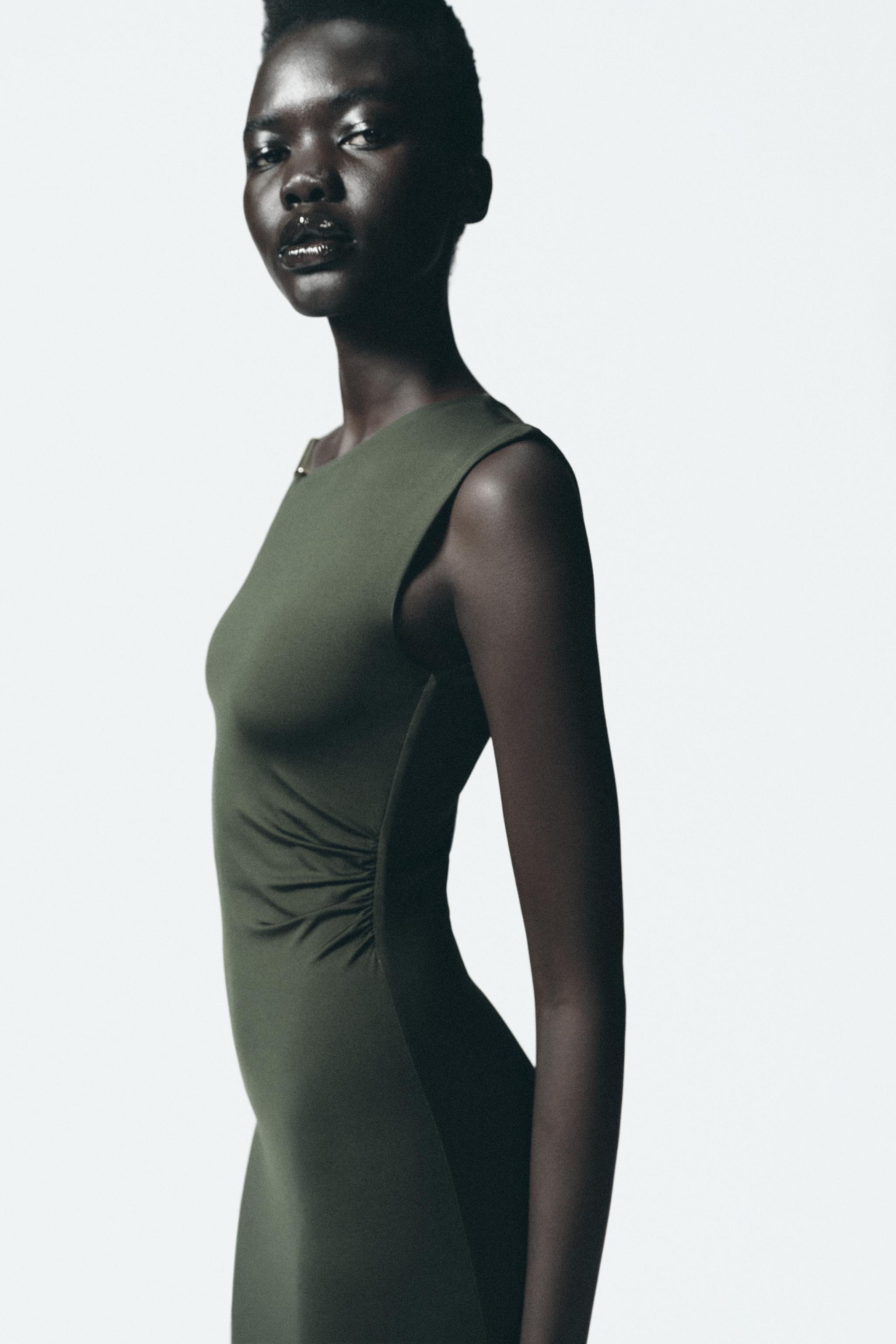 DRESS WITH METAL APPLIQUÉ