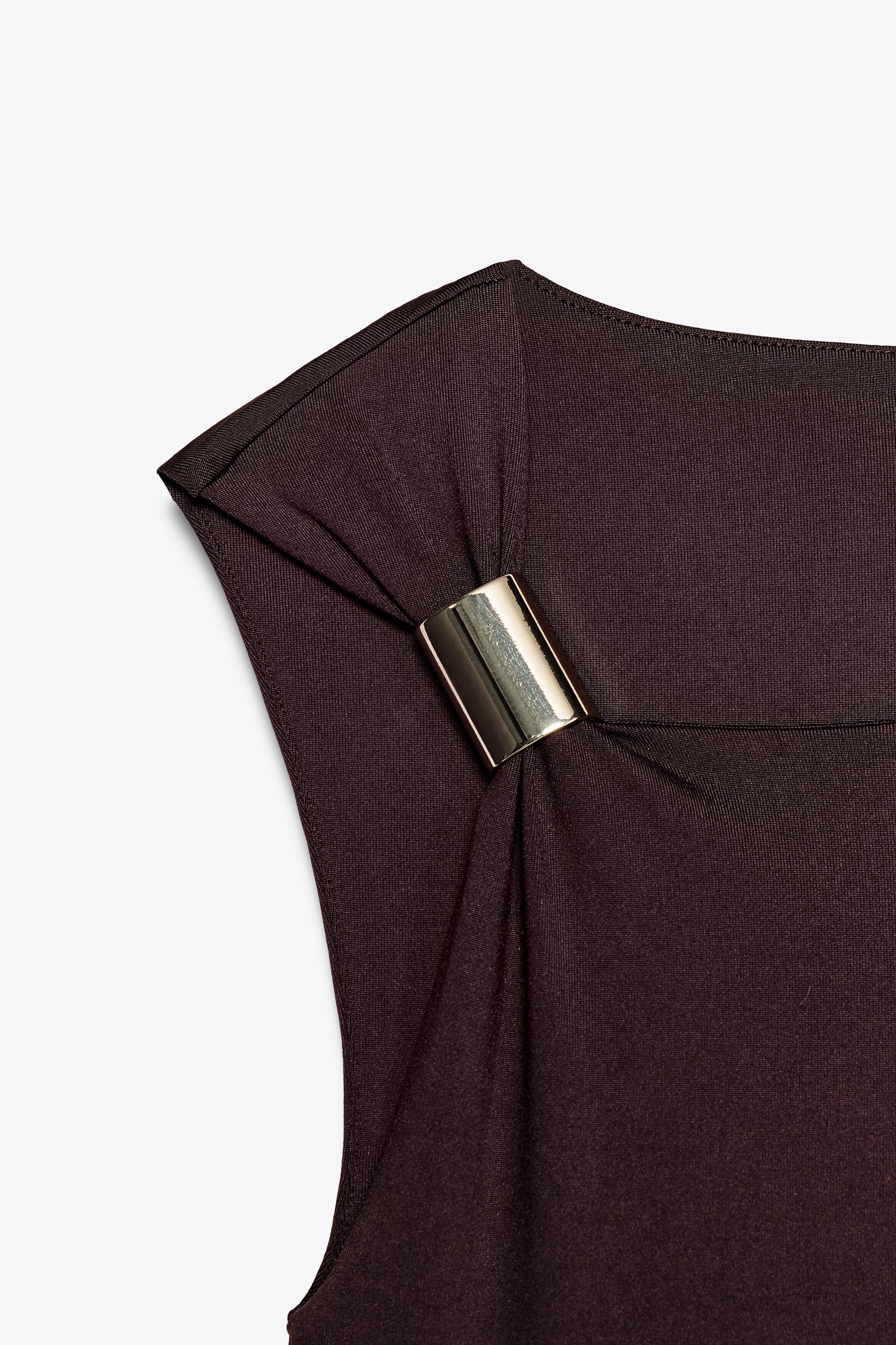 DRESS WITH METAL APPLIQUÉ