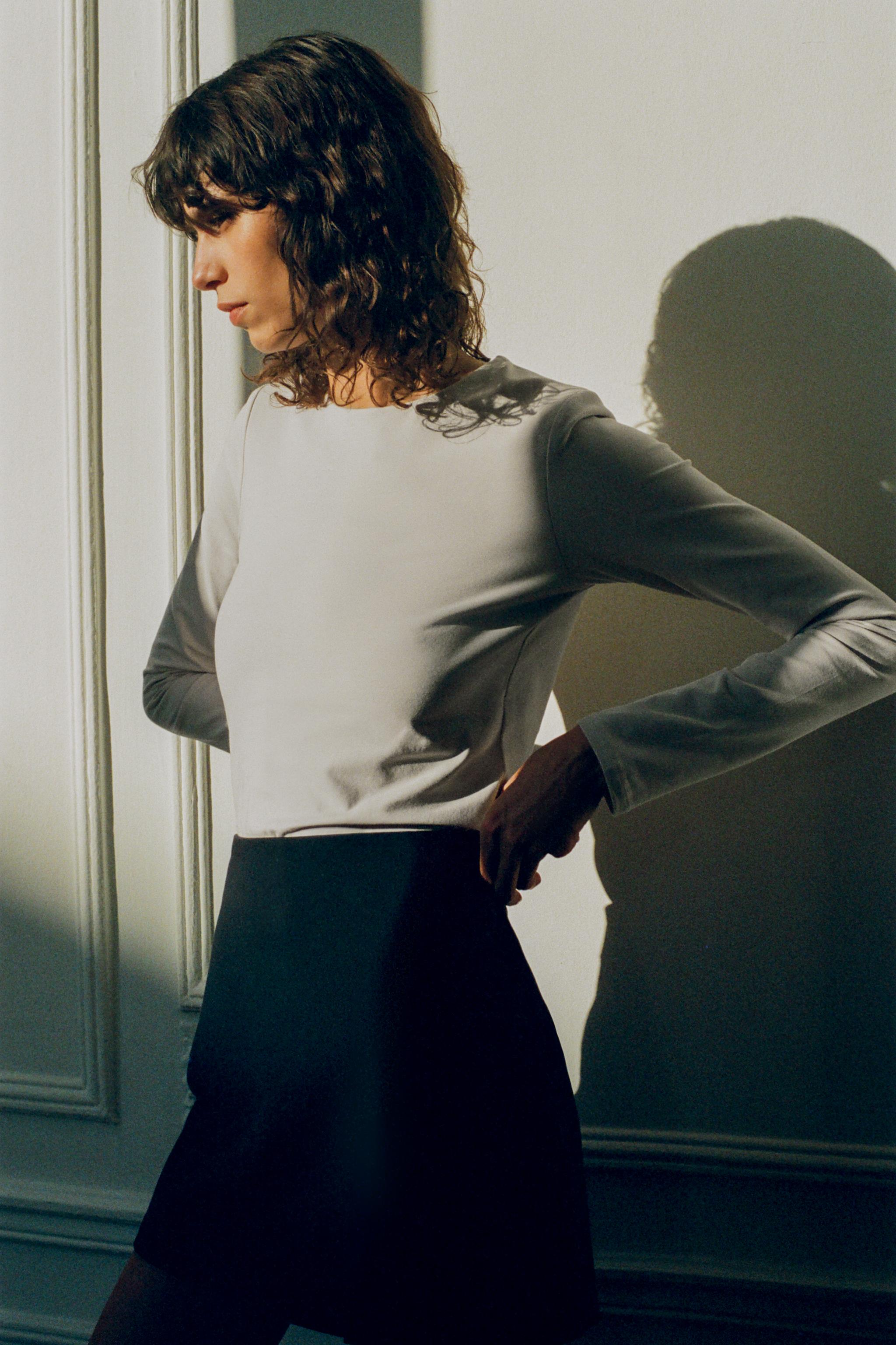 SKORT WITH SLIT AT THE HEM