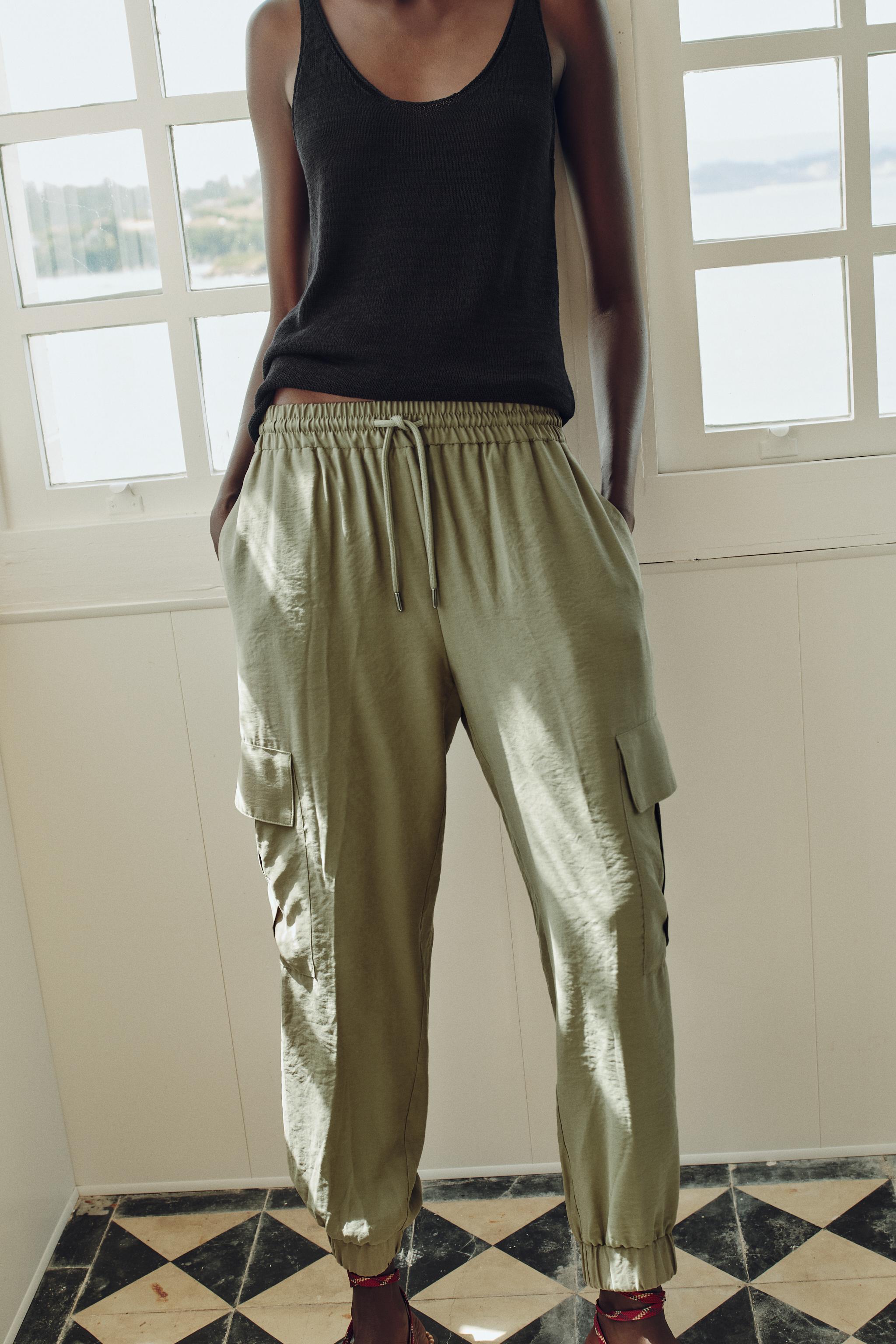 CARGO TROUSERS WITH ELASTICATED WAISTBAND