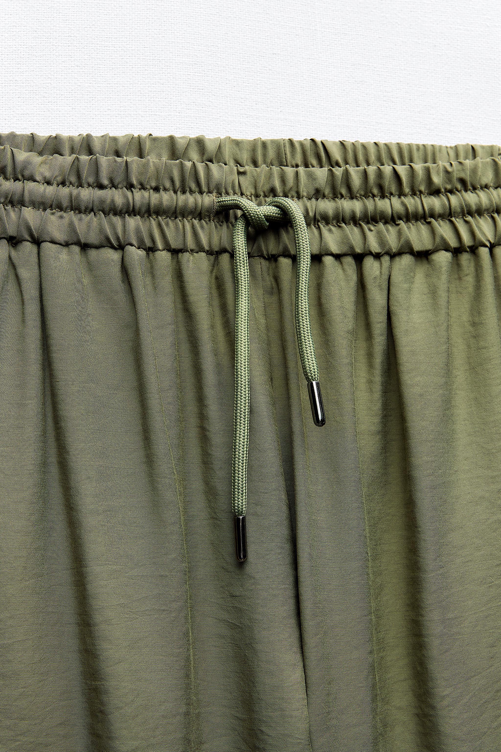 CARGO TROUSERS WITH ELASTICATED WAISTBAND