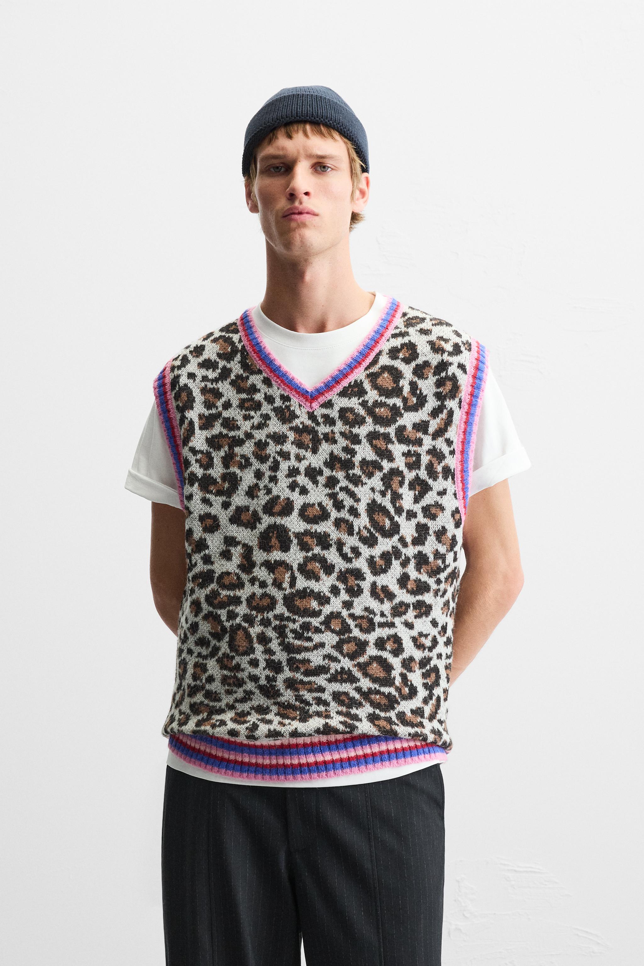 ANIMAL JACQUARD KNIT VEST