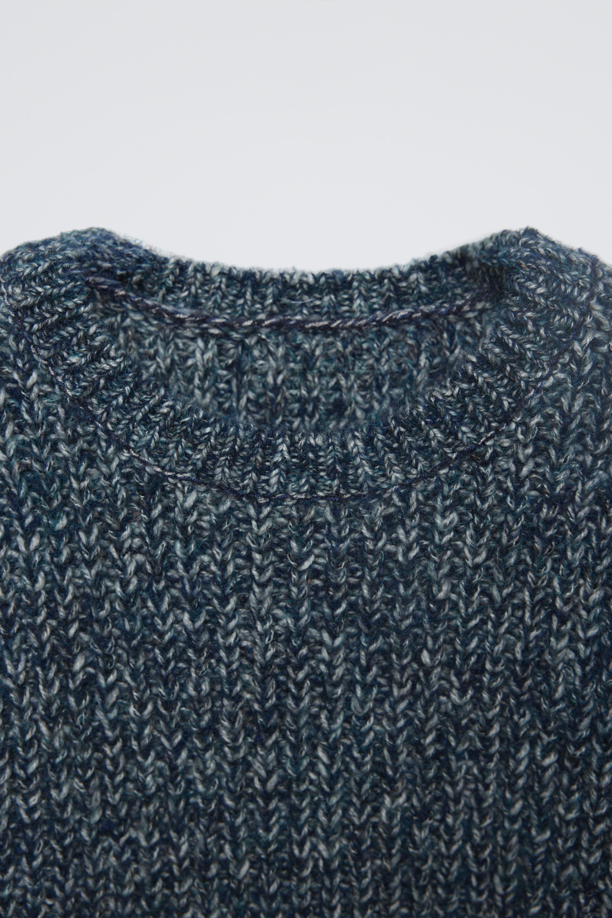 BLENDED KNIT SWEATER