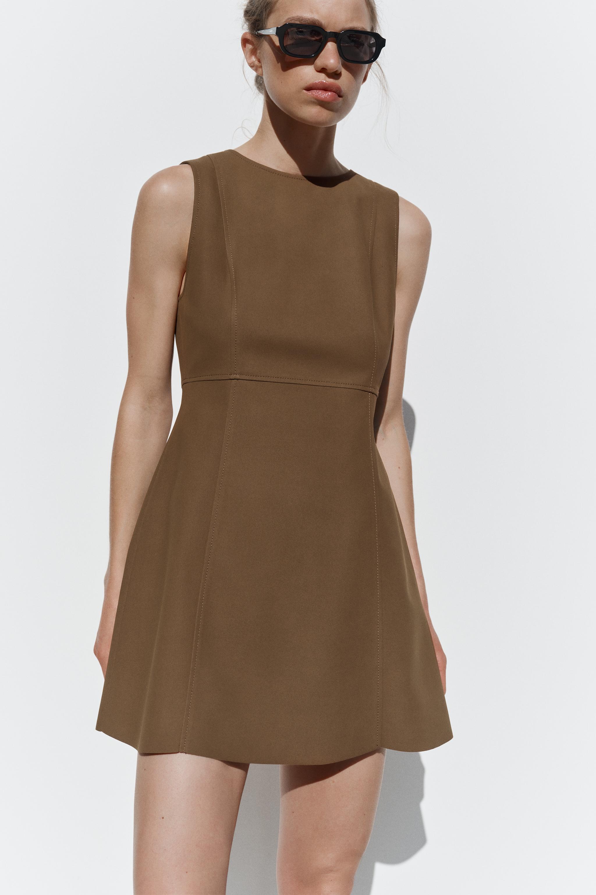SHORT SLEEVELESS DRESS