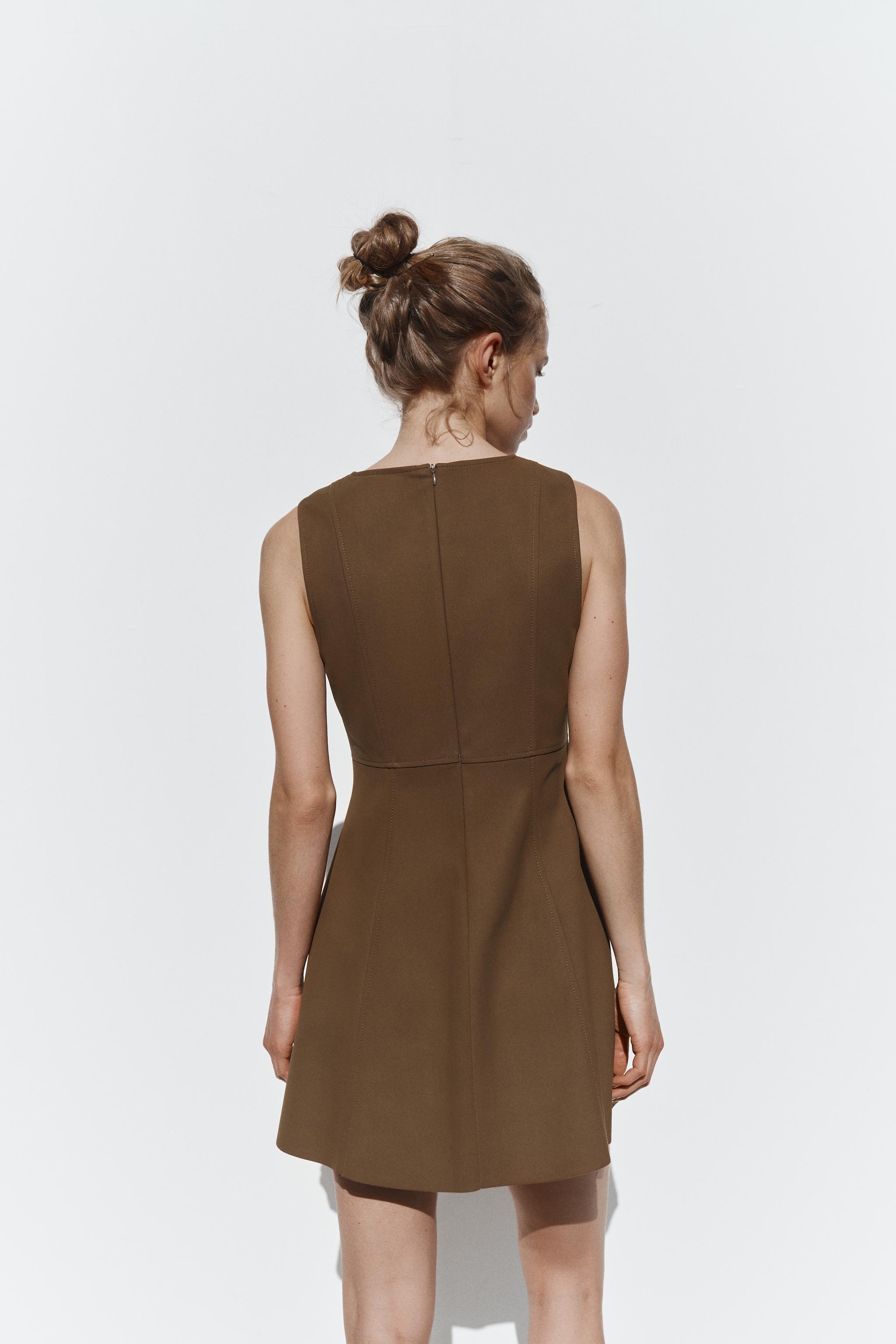 SHORT SLEEVELESS DRESS
