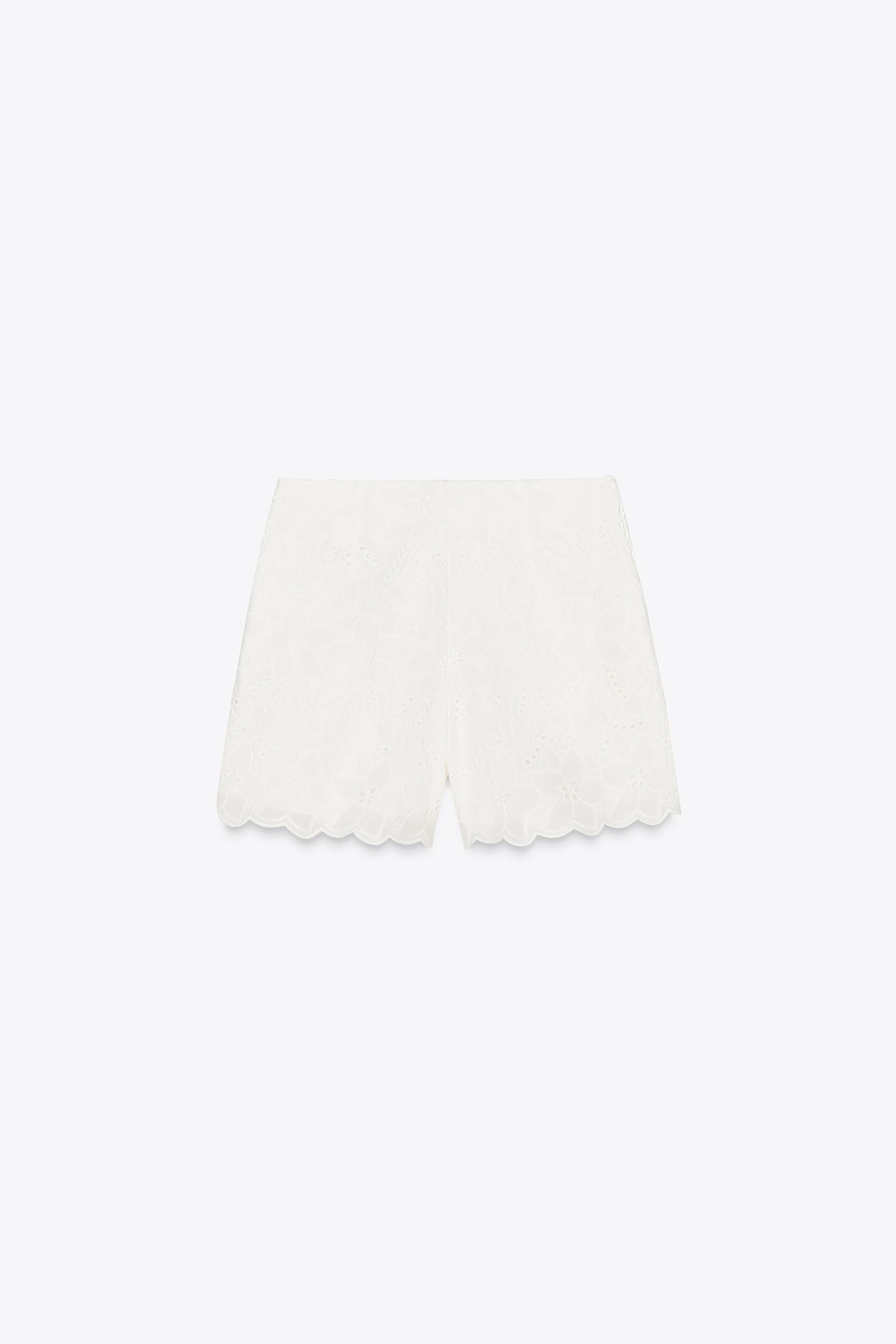 BERMUDA SHORTS WITH CUTWORK EMBROIDERY