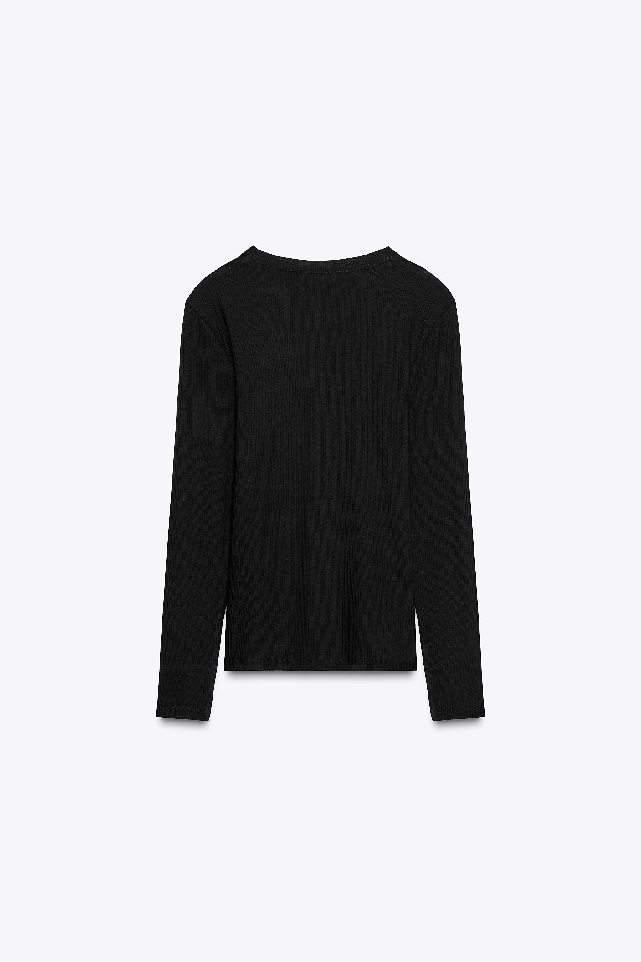BUTTONED RIBBED T-SHIRT