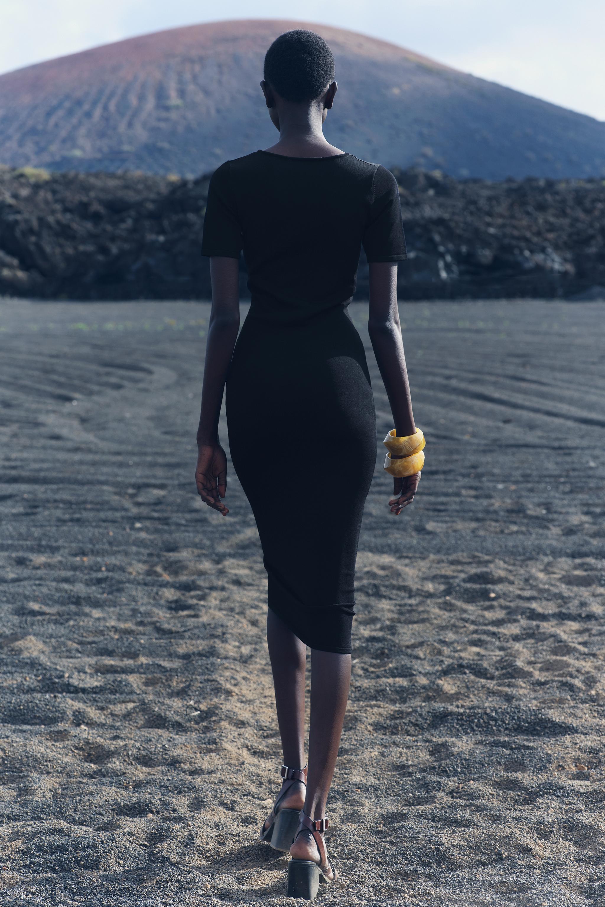 FITTED PLAIN KNIT MIDI DRESS