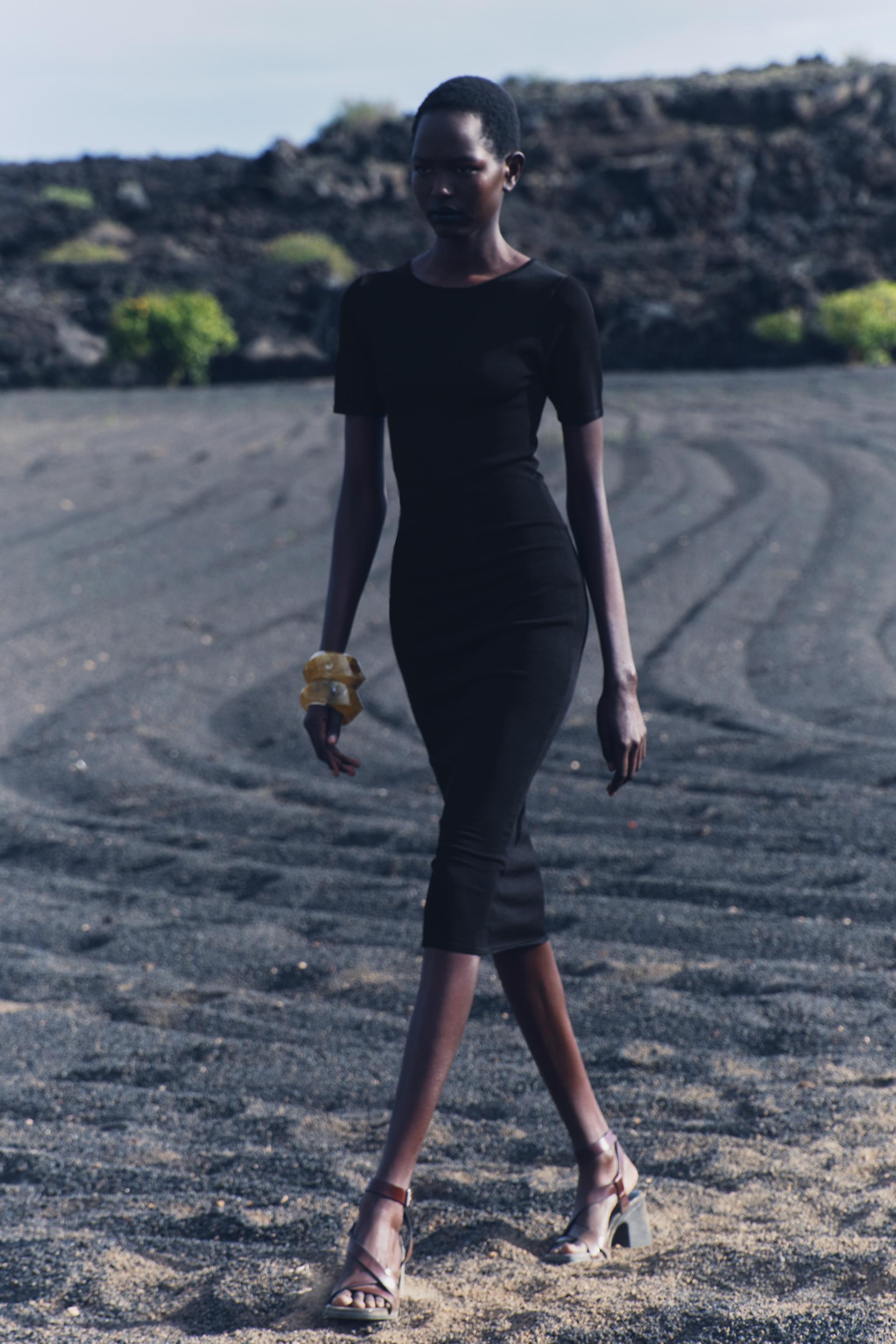 FITTED PLAIN KNIT MIDI DRESS