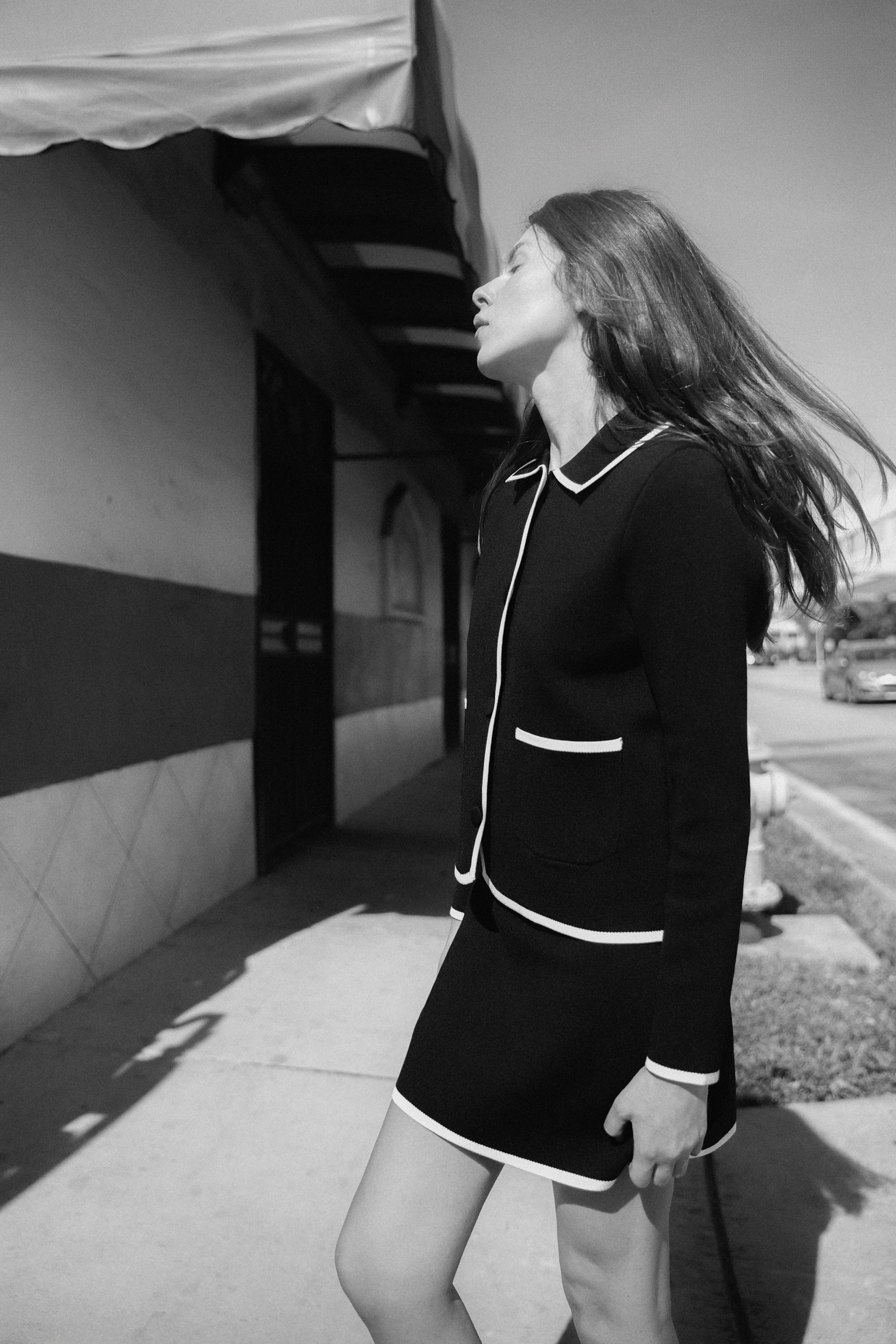 CONTRAST TRIM MINI SKIRT