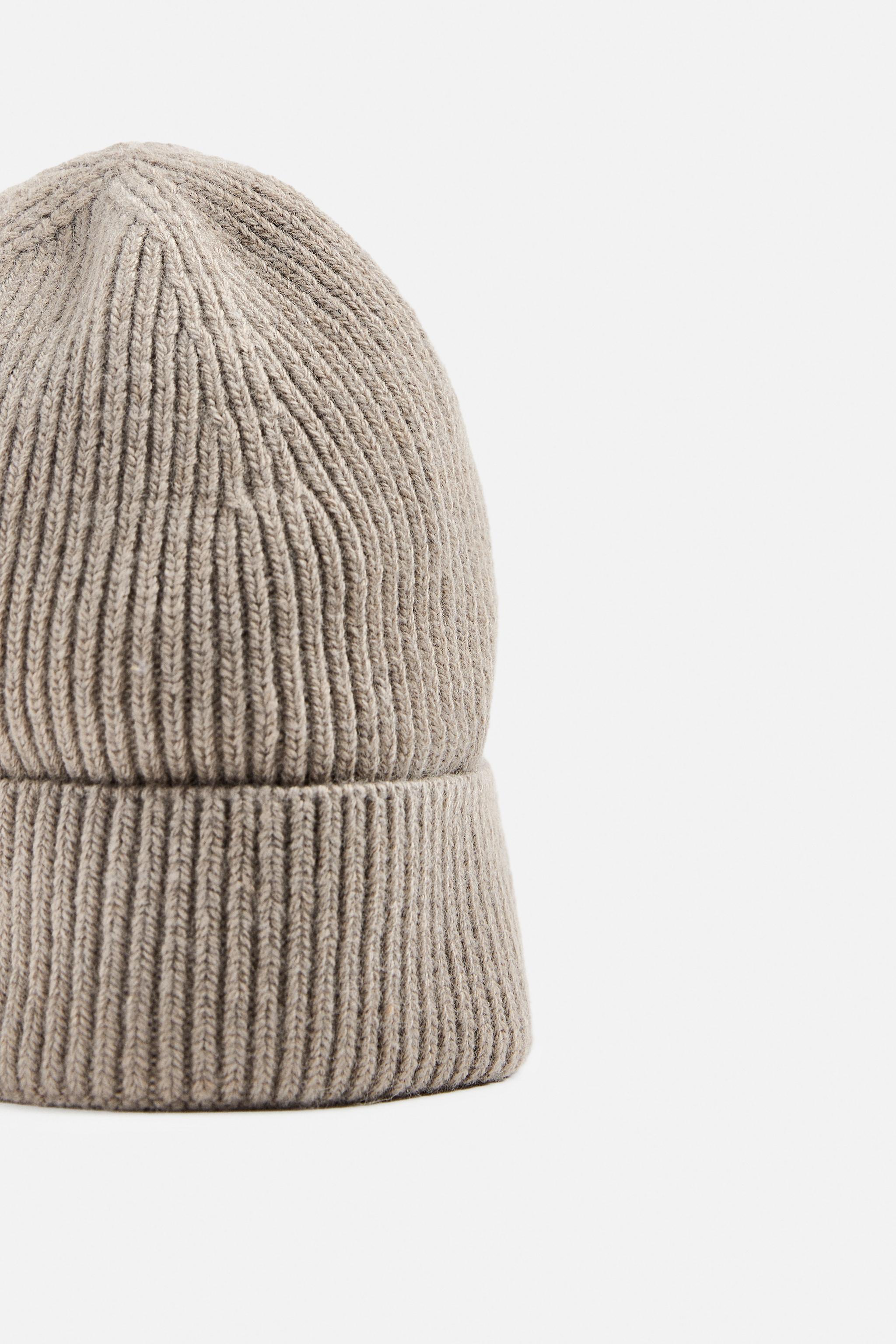 KNITTED BEANIE WITH WOOL