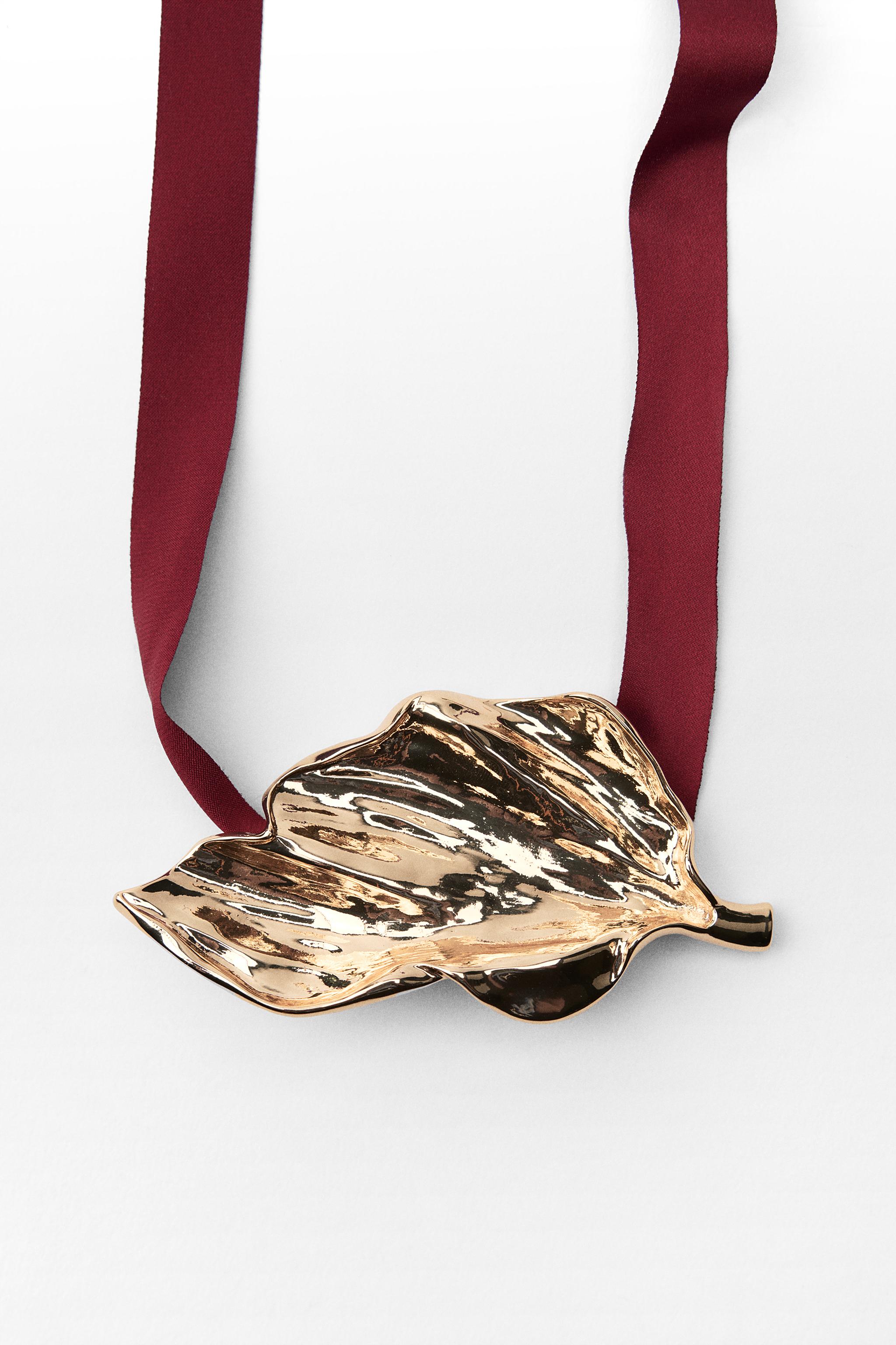 LEAF FABRIC NECKLACE