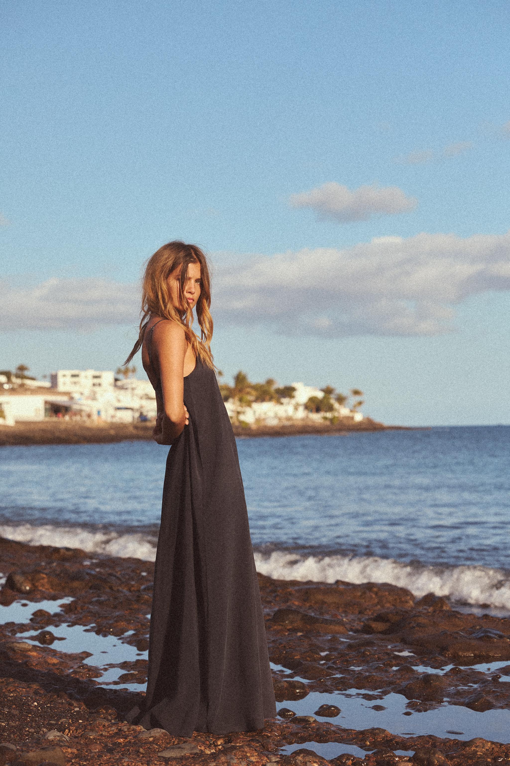 FLOWING MIDI DRESS