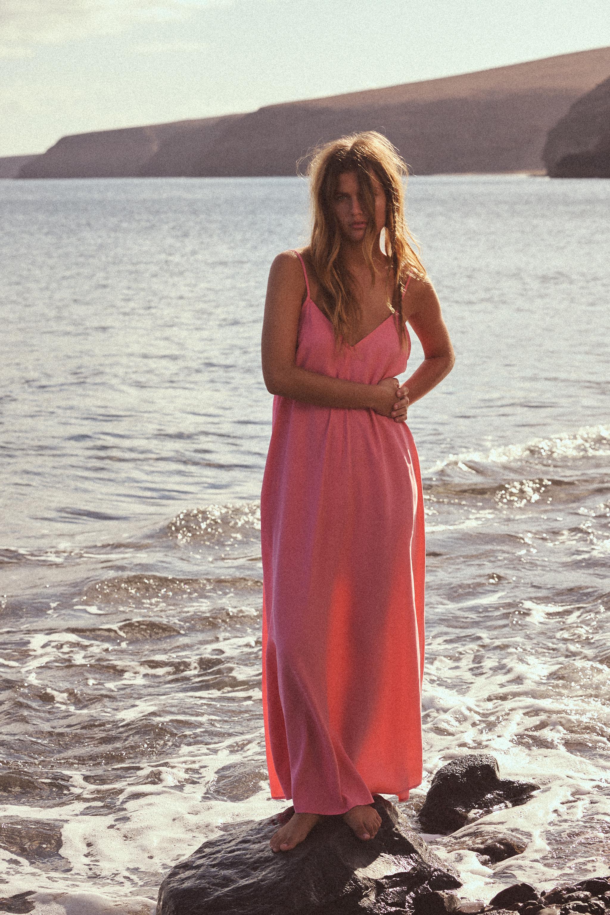 FLOWING MIDI DRESS