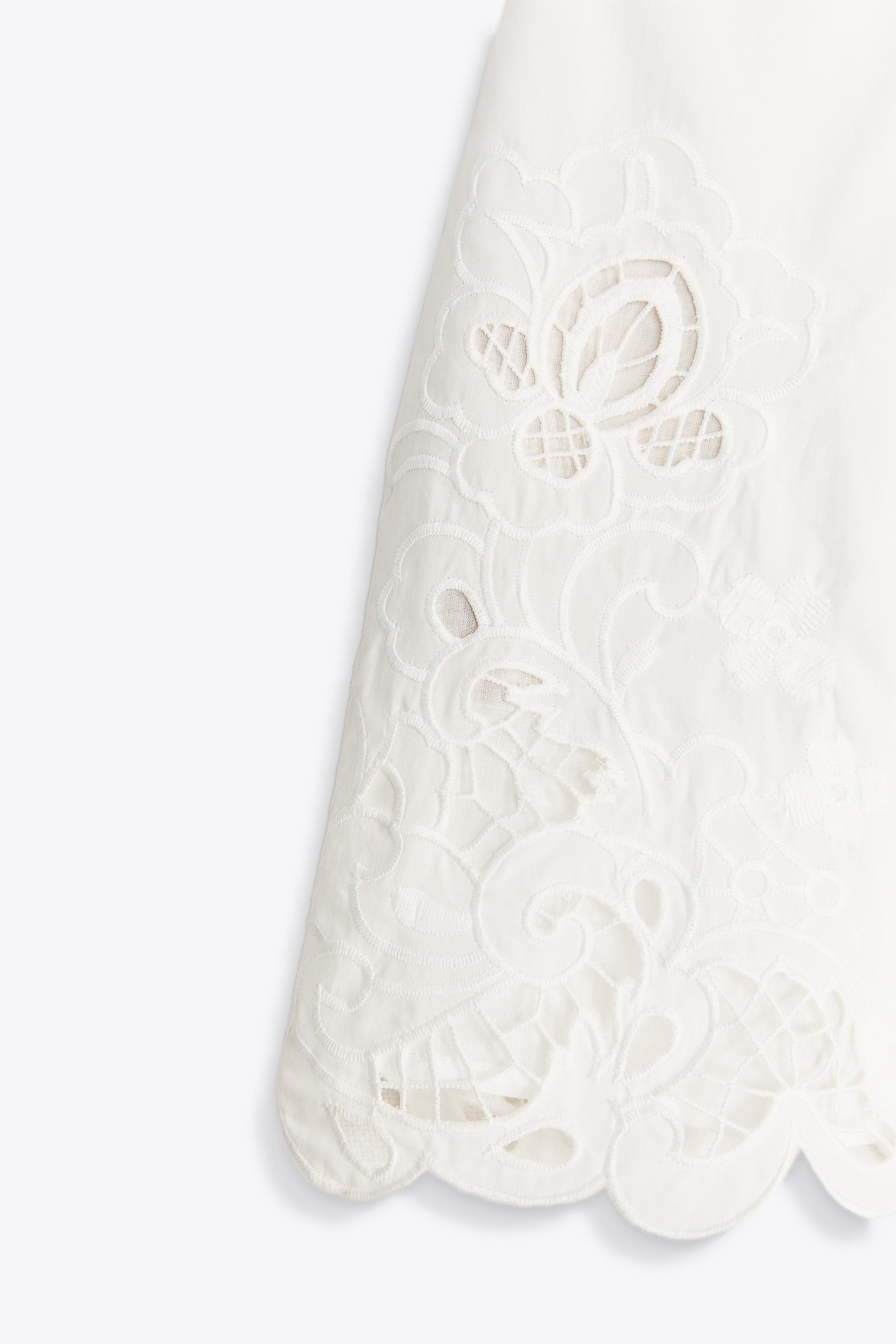 ZW COLLECTION EMBROIDERED SHORTS WITH DARTS