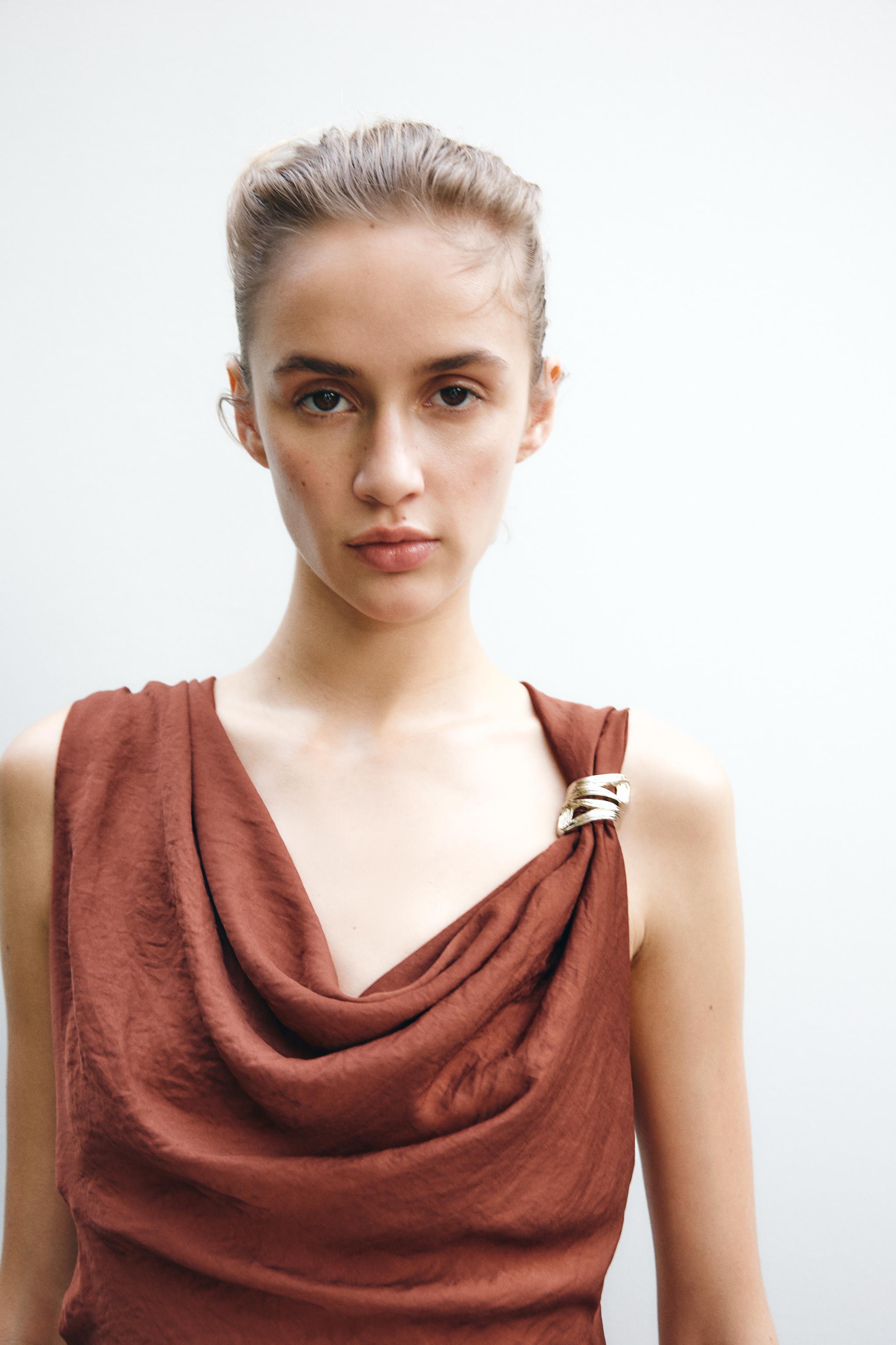 MIDI DRESS WITH GOLDEN APPLIQUÉ