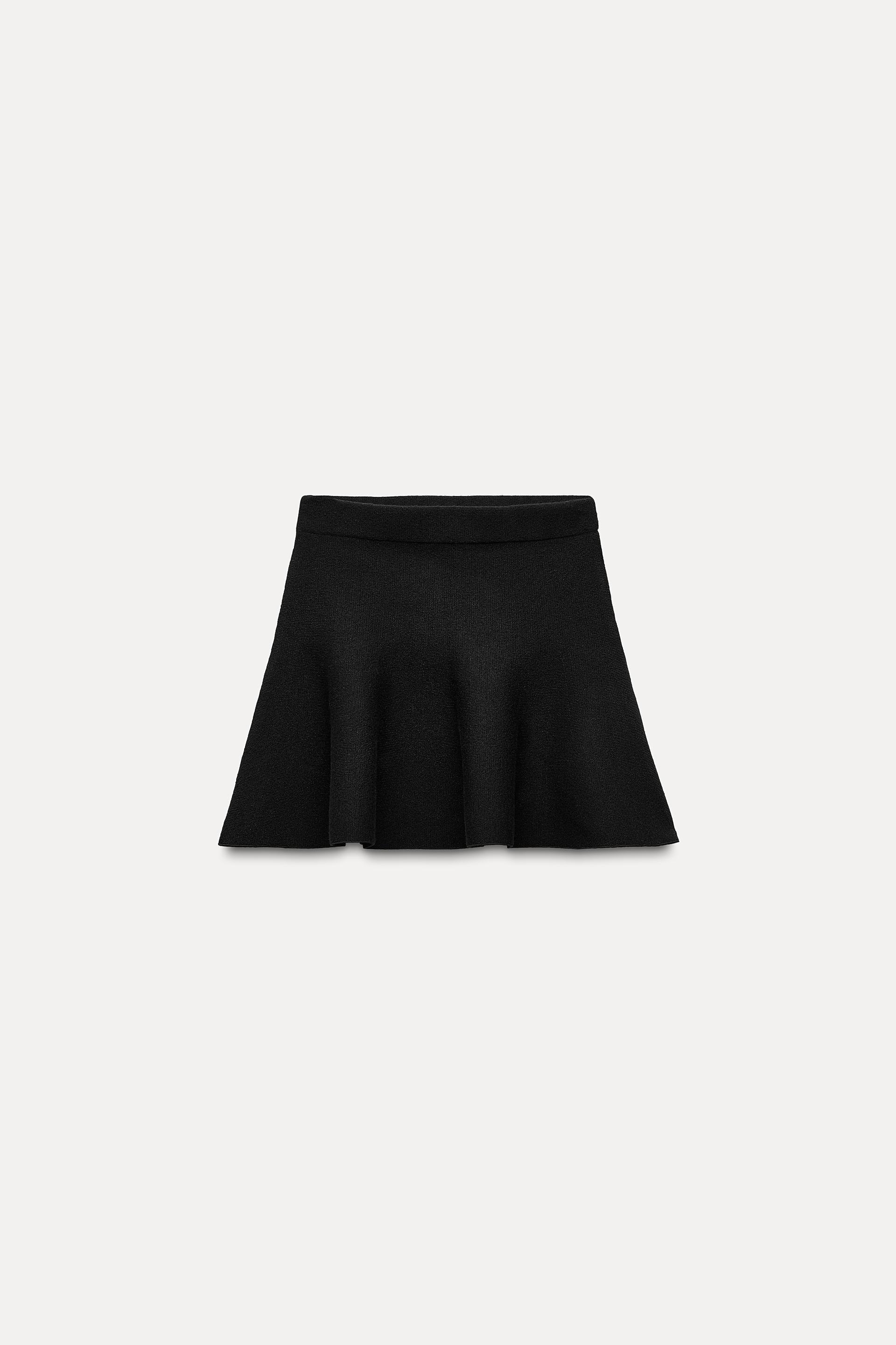 SHORT FLARED SKIRT