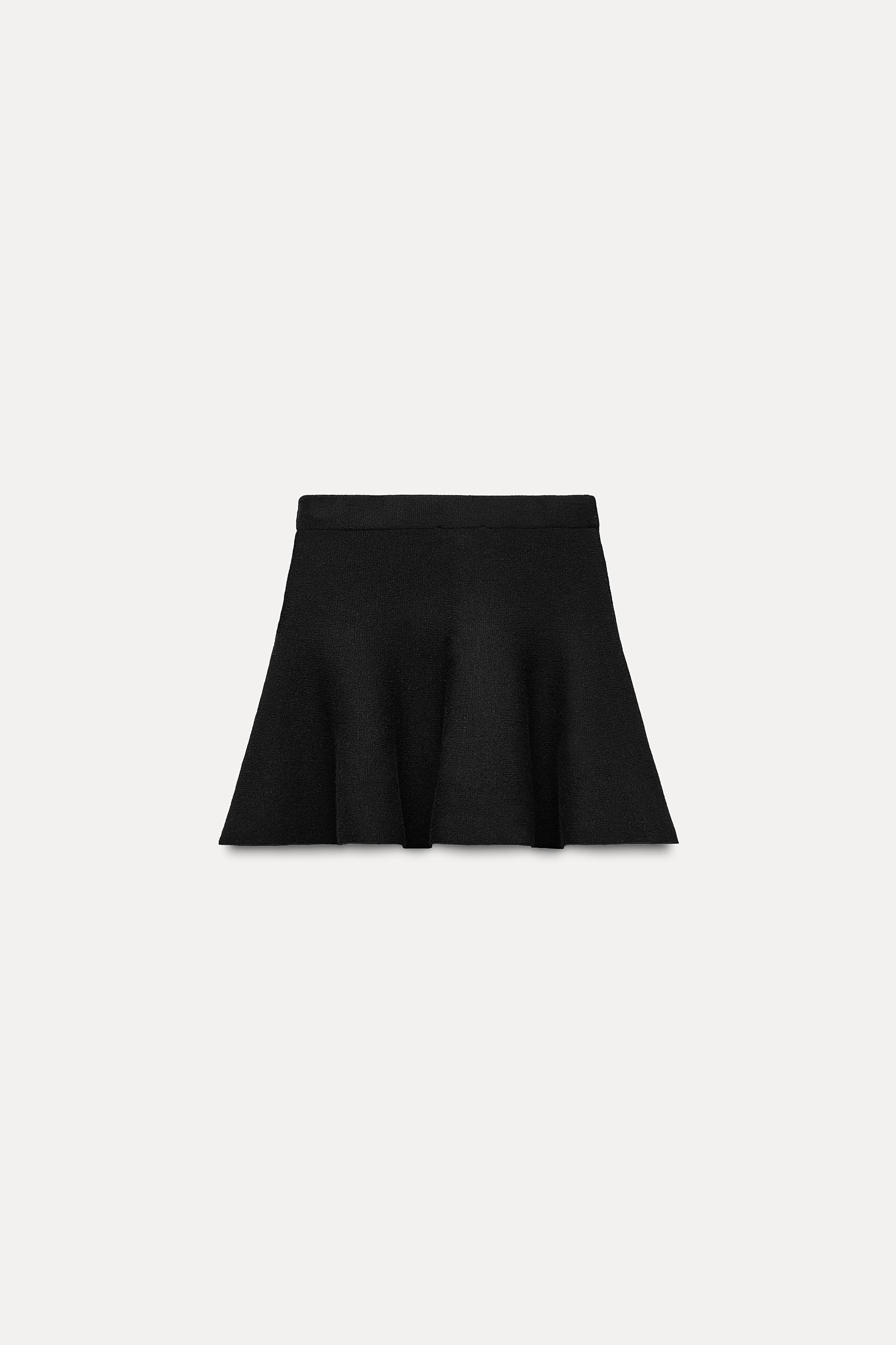 SHORT FLARED SKIRT