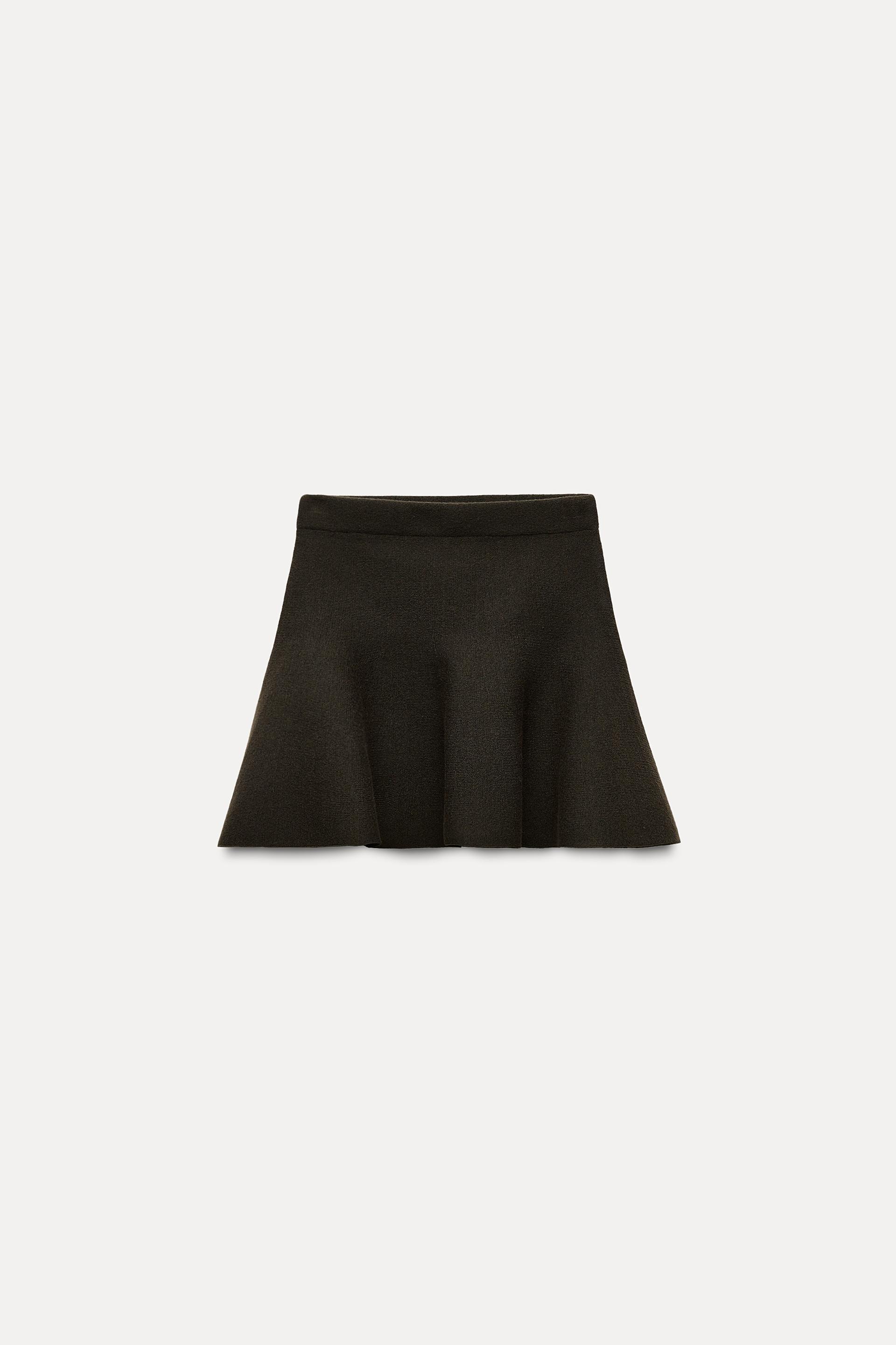 SHORT FLARED SKIRT