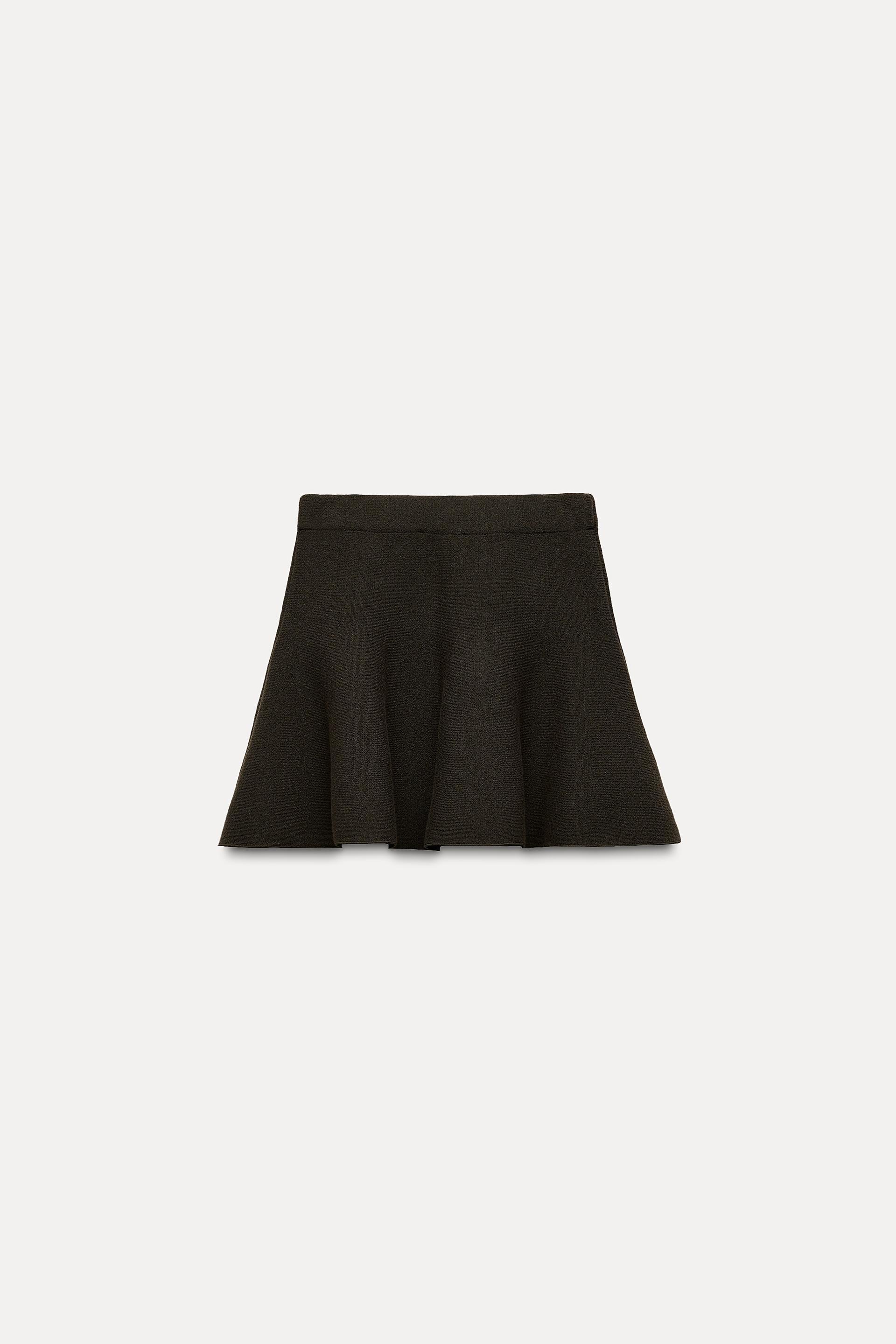 SHORT FLARED SKIRT