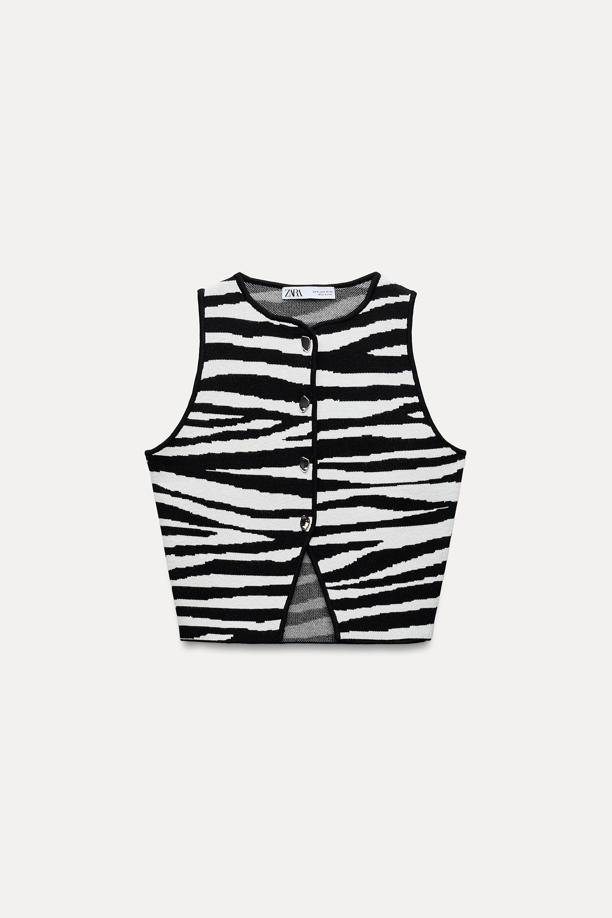 BUTTONED KNIT VEST TOP