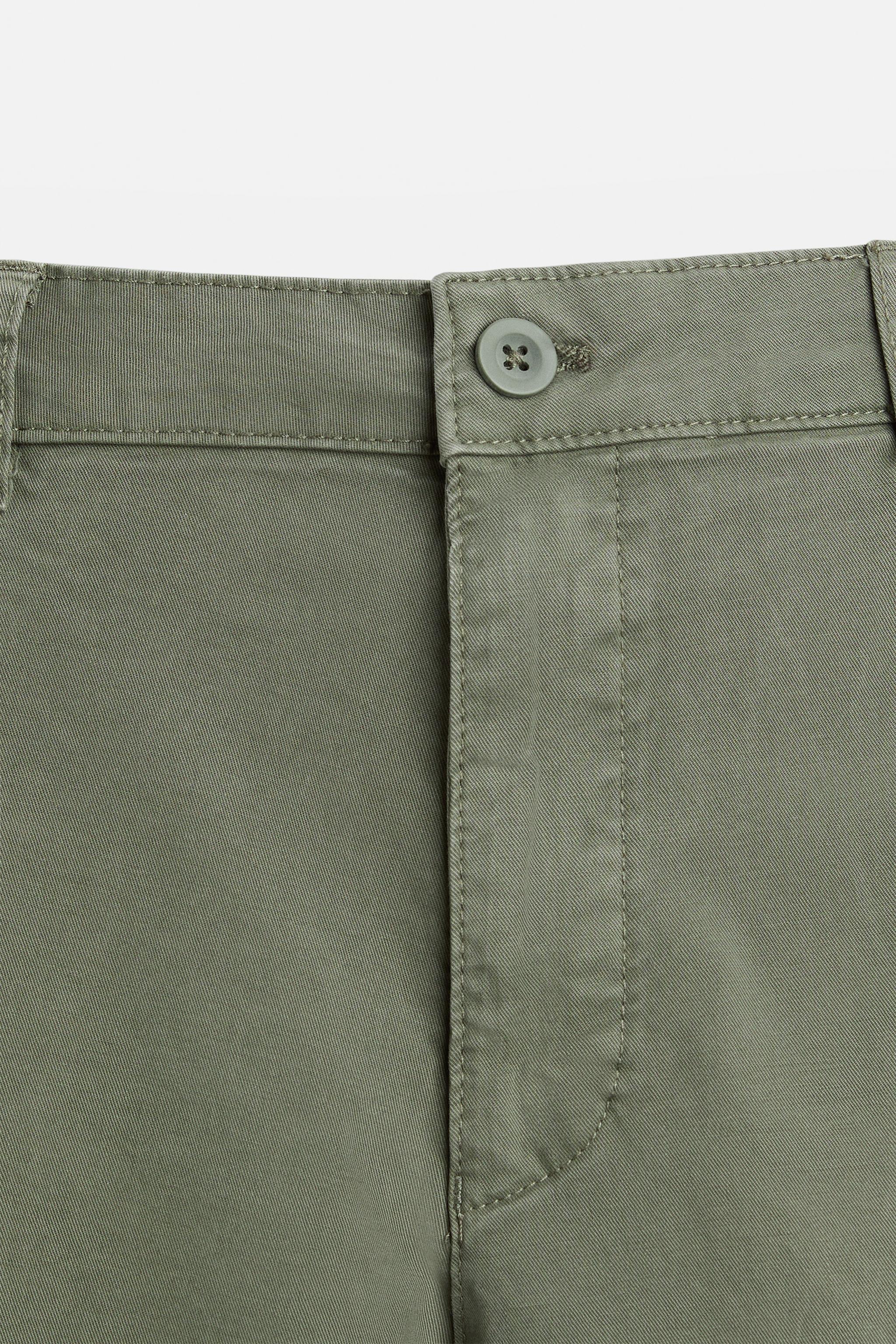 SKINNY FIT CHINOS