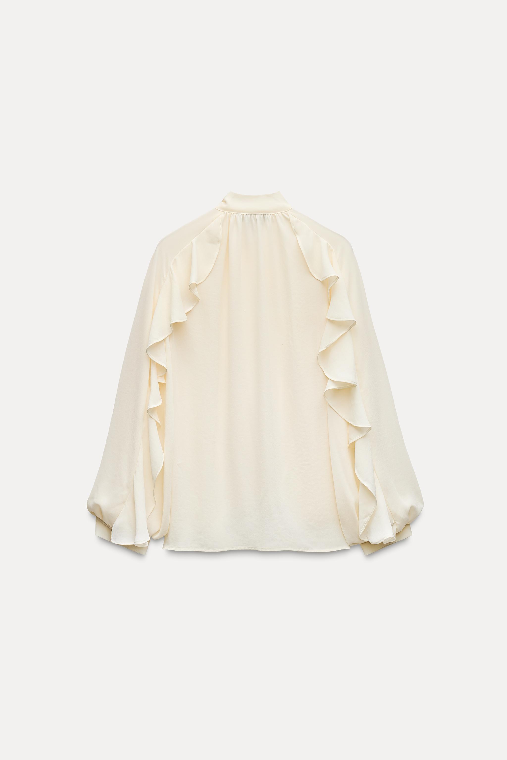 ROMANTIC BLOUSE WITH RUFFLES