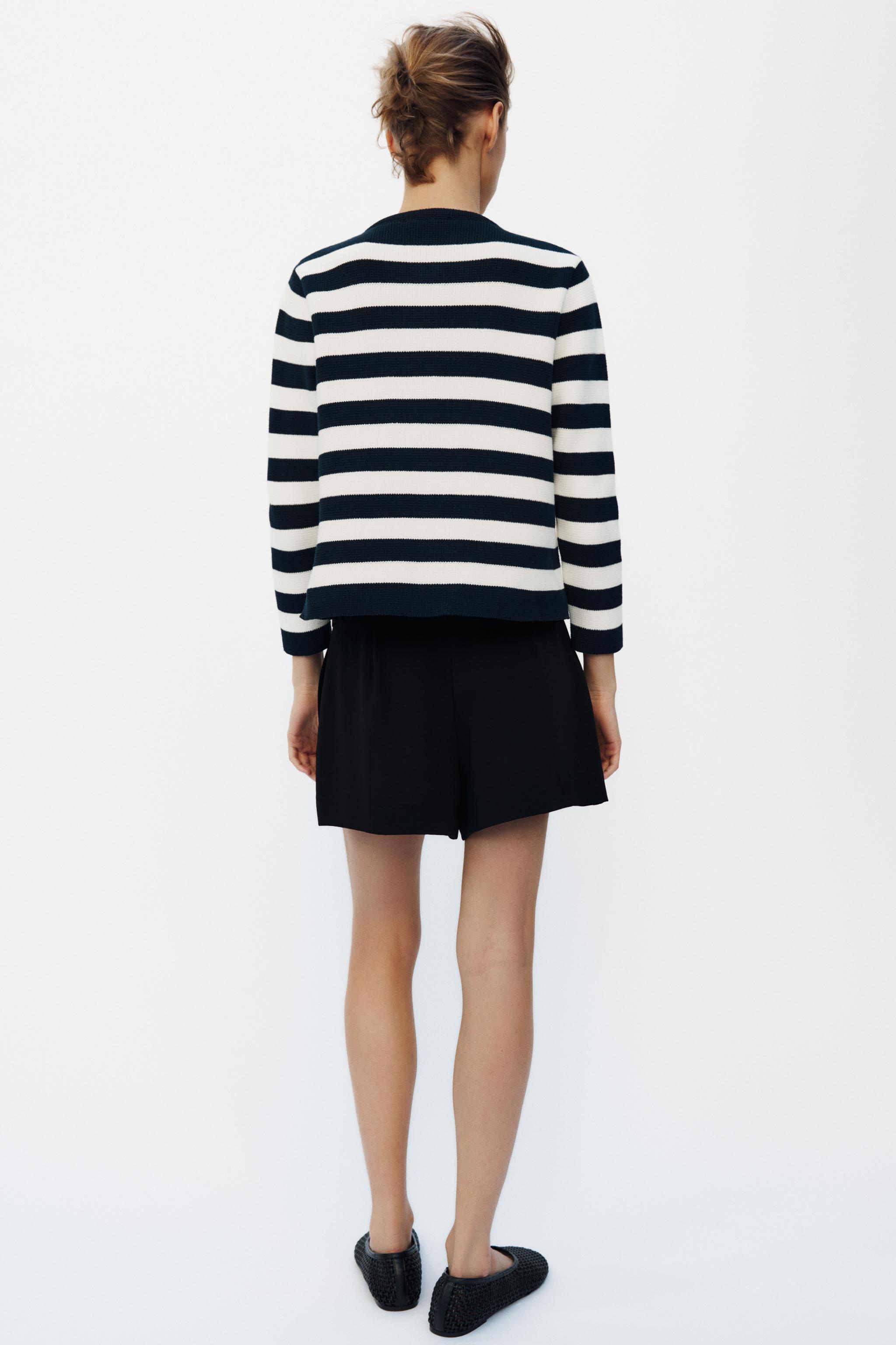 DARTED BERMUDA SHORTS WITH BELT