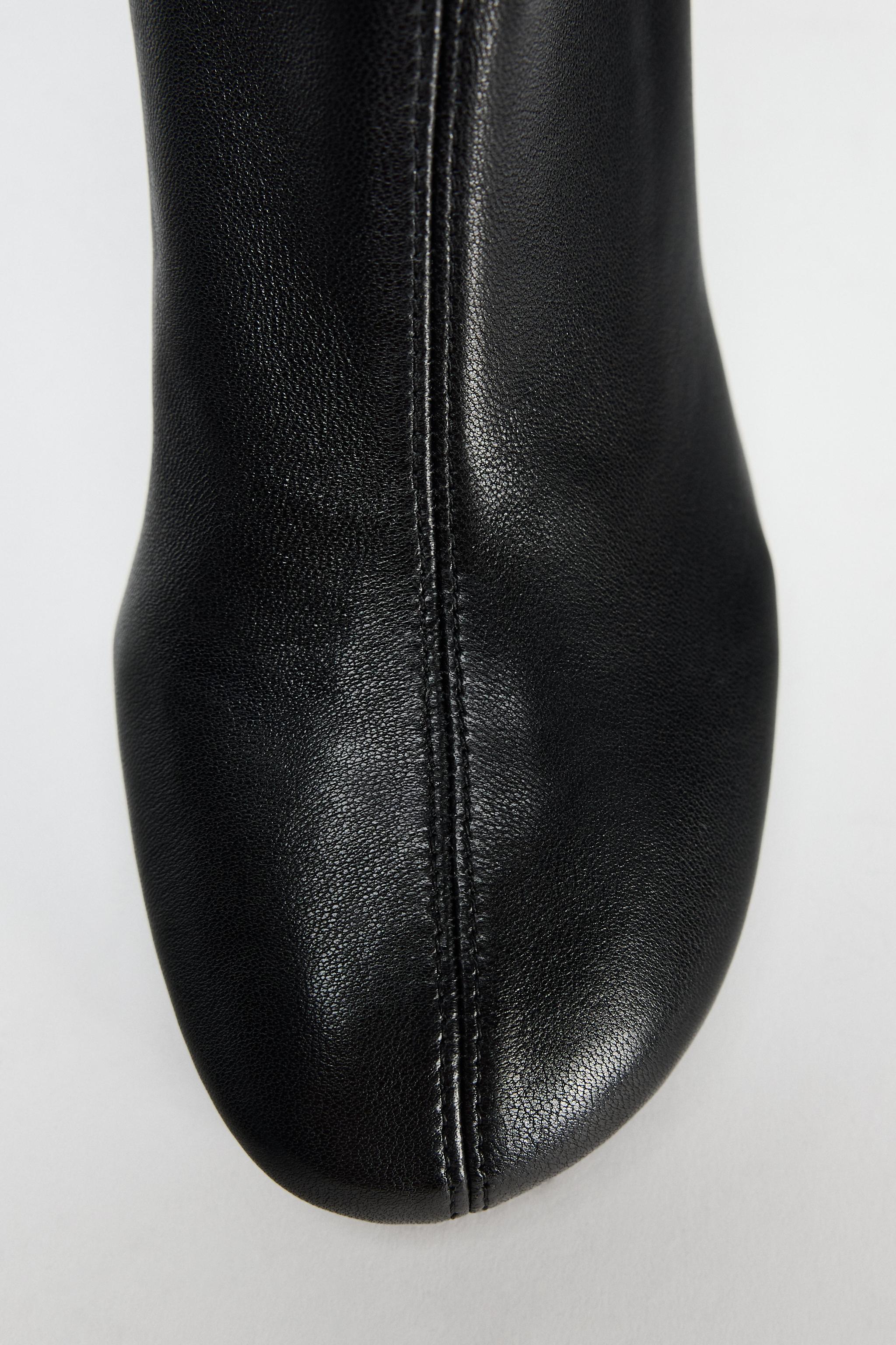 SOFT LEATHER ANKLE BOOTS