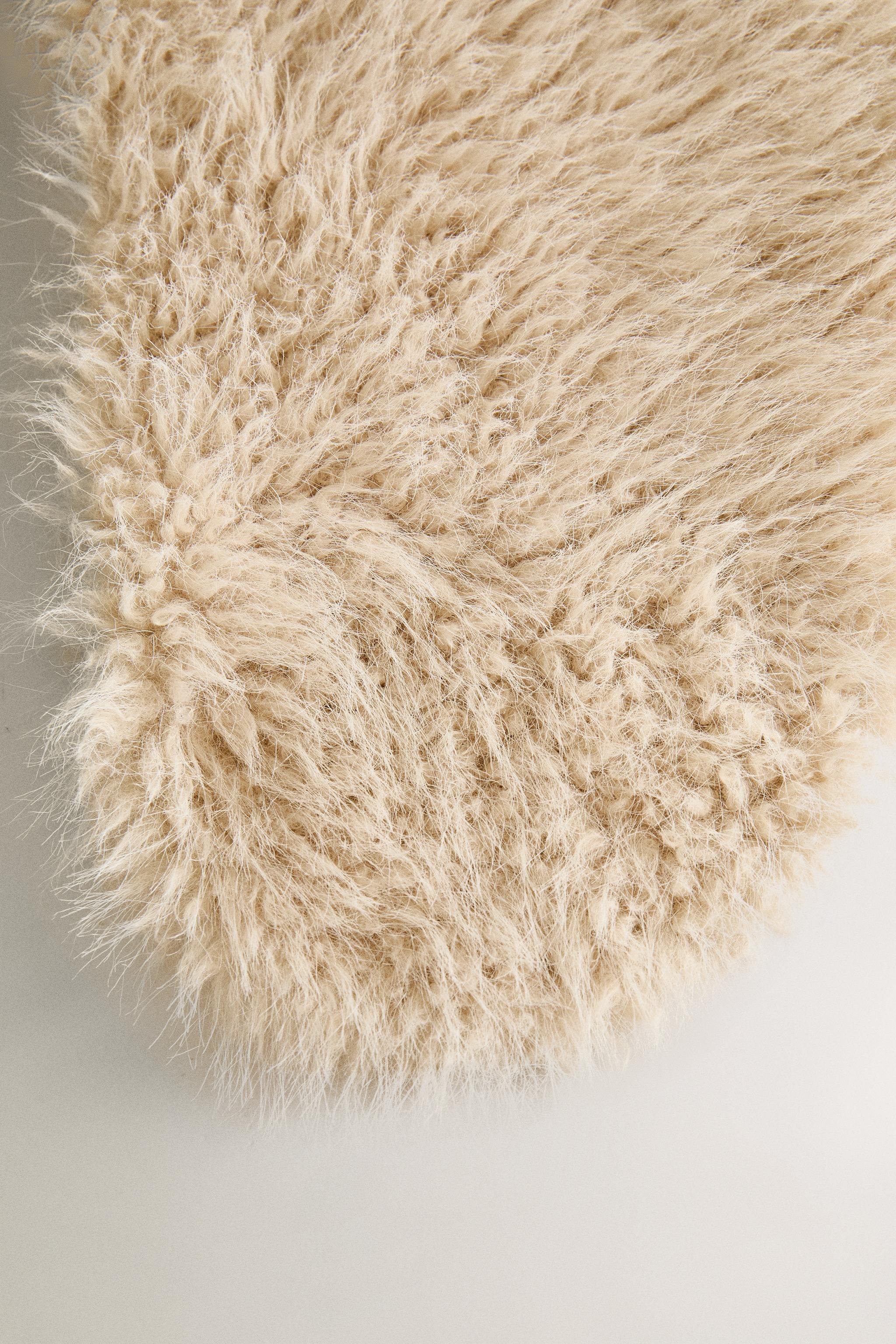 LONG FAUX FUR THROW