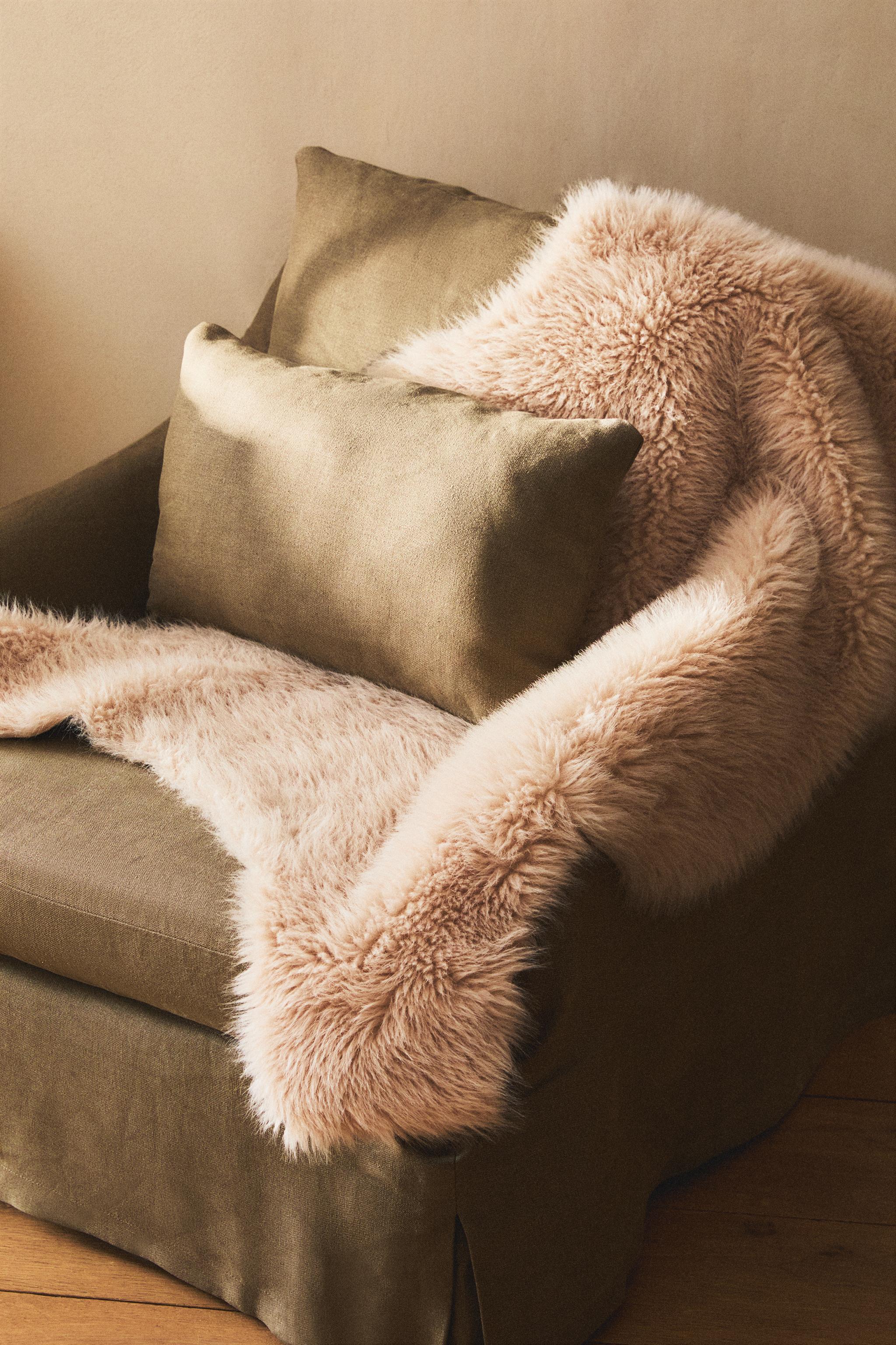 LONG FAUX FUR THROW