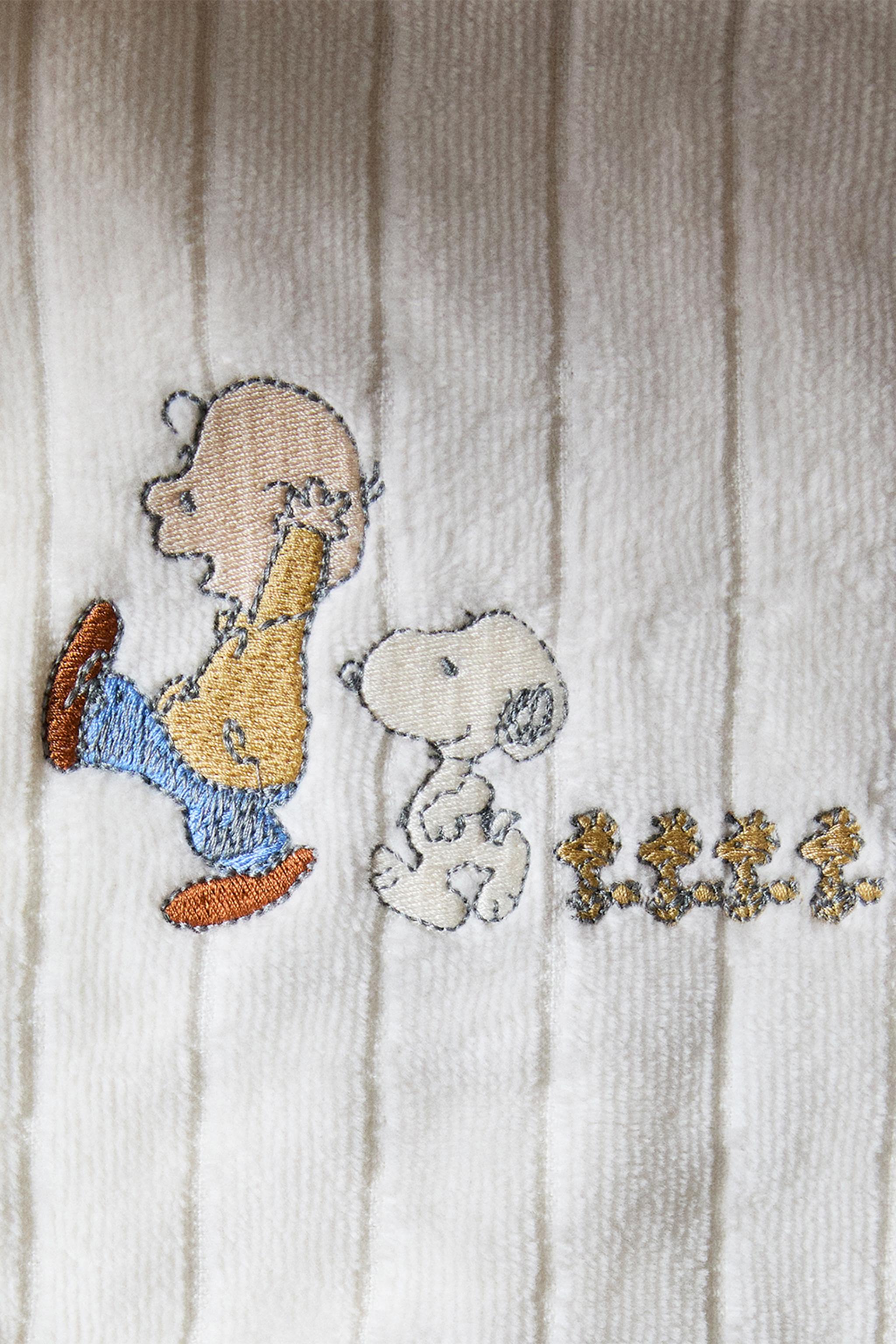 CHILDREN'S VELOUR PEANUTS™ BATHROBE